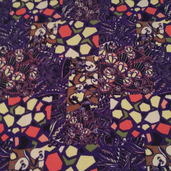 Cute LuLaRoe Cassie Perfect for Summer - Picture 3 of 5